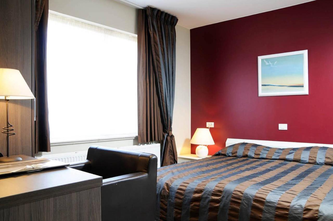 Hotel Salons De Vrede Ichtegem Rum bild